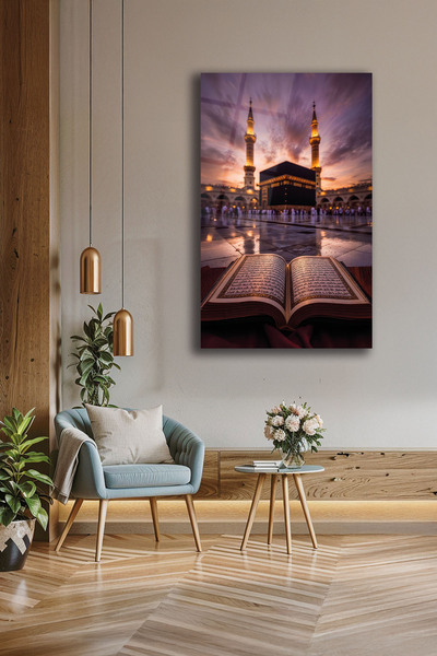DecorAnatolia Tevhidin Kalbi – Kâbe Önünde Kur’an Cam Tablo