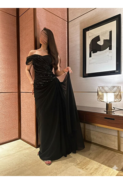 elin فستان سهرة "أسود ملكي" مطرز بالترتر مع قصة درابيه جانبية