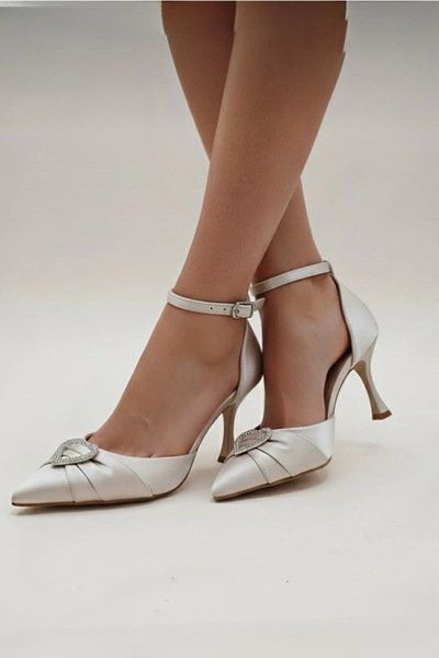 Modavien Women's 7 cm Beige Satin Evening Shoes with Heart Detail (Full Fit)