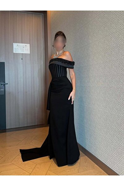 SILA fashion Luxurious black evening dress with a corset design