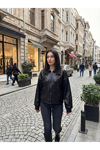 NEW JOURNAL Kadın Siyah Metalik Deri Görünümlü Fermuarlı Kapüşonlu Kısa Ceket...