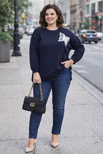 OYERGA MODA Women's Plus Size Butterfly Appliqué Oversized Sweatshirt