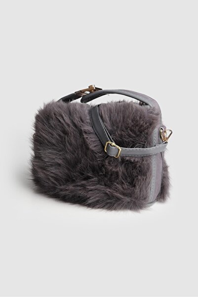 Store حقيبة يد نسائية من القطيفة من ساكياس