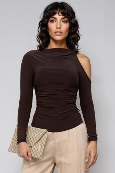 Trend Alaçatı Stili Women's Brown Mock Neck Out Cut Detailed Sandy Blouse Alc...