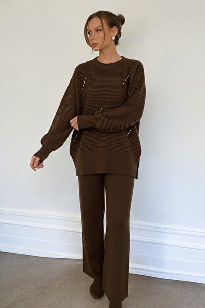 NEWCO Leaf Motif Hand Embroidered Tunic Pants Knitwear Two-Piece Set