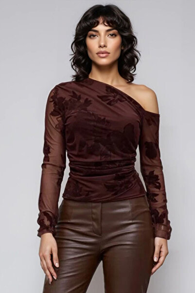 Trend Alaçatı Stili Women's brown one-shoulder open tulle blouse with inner l...