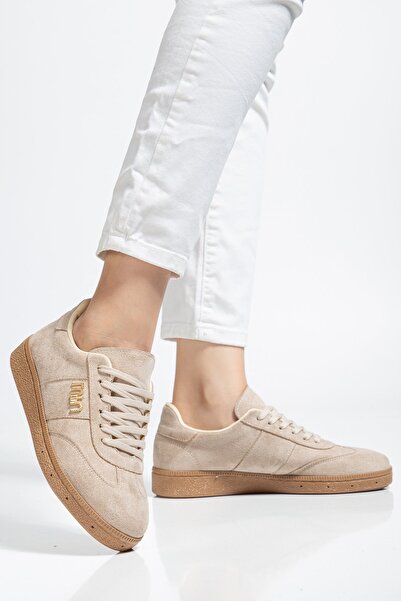 BAHRİNA Women's Beige Suede Buckle Casual Sneaker