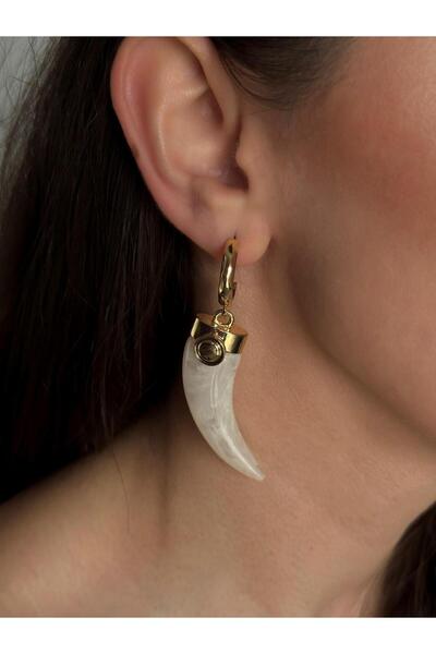 Luseda أقراط على شكل أسنان بلون العنبر