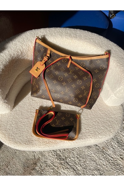 Lolo boutique Louis bags