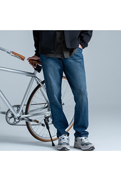 Giordano Men’s Regular Tapered Mid-Rise Stretch Denim Jeans