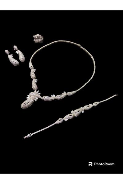 FASHION Silver bracelet with a wristband and beads