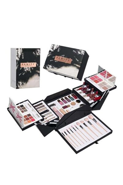 fanity طقم فانيتي الانيق حينما يتحول المكياج إلى لوحة فنية