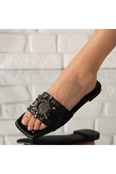 Sofia Store Women's slippers made of eco-leather with Mary brooch