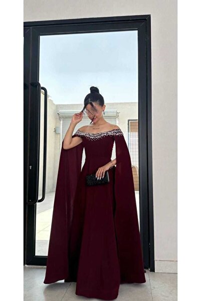 Princess costumes فستان سهرة كريب ملكي فخم وانيق بلون عنابي بأكمام كيب مطرز ب...