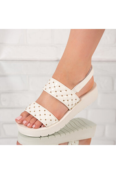 Sofia Store Women's sandals with low soles made of patent leather Zvetlana