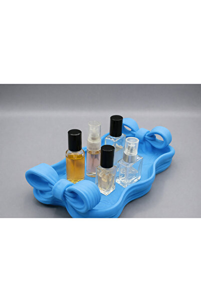 Vescarri صينية زينة بتفاصيل فيونكة - منظم ديكور بأسلوب كوكيت