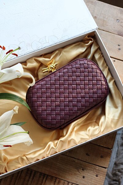 Moom Bag Women's Burgundy Knitted Textured Chain Clutch Bag