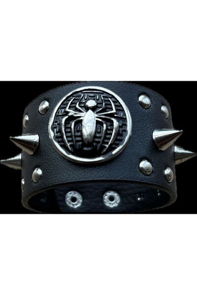 Metal Giyim Spider Pyramid Spike Detailed Bracelet