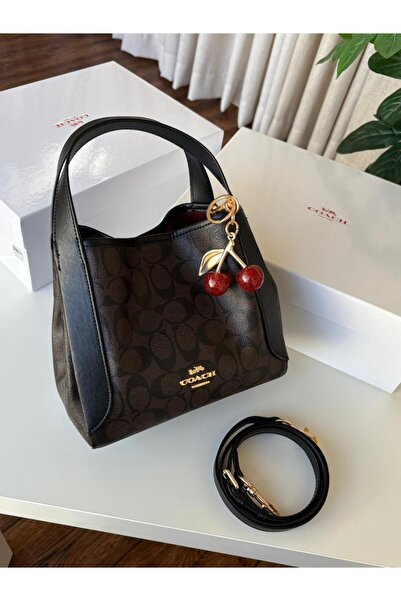 GGGG Bags with their accessories