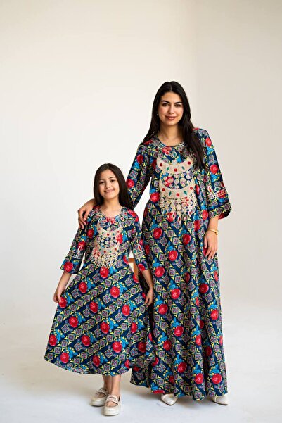 AFandina Shalaki mother and daughter jalabiya with an elegant traditional loo...