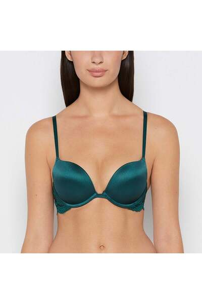 La senza حمالة صدر مثيرة للغاية