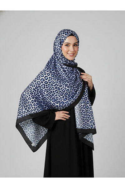 La Fien Women's Leopard Soft Shawl