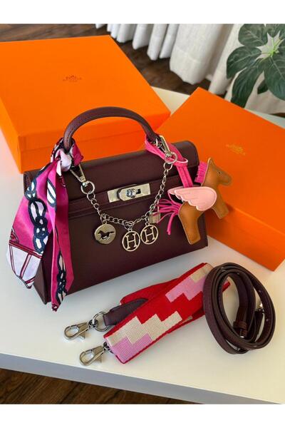GGGG Bags with their accessories