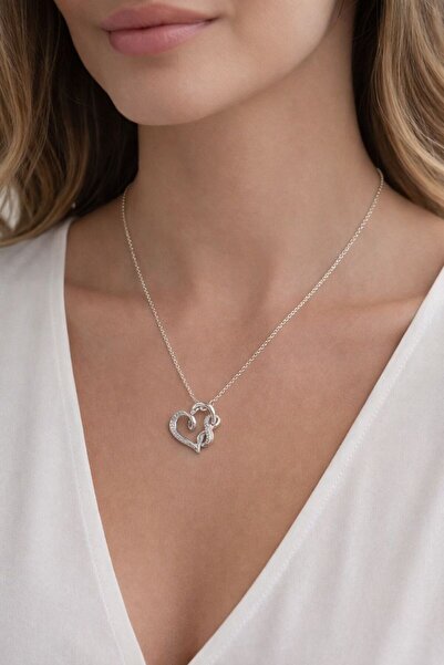 Belasso Kadın Şık Zirkon Taşlı Kalp Detaylı ÇelikKolye