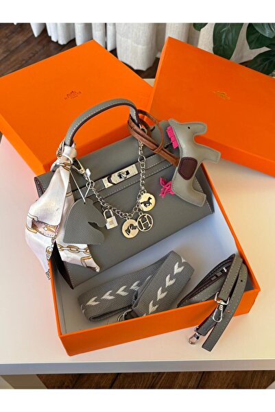 GGGG Bags with their accessories