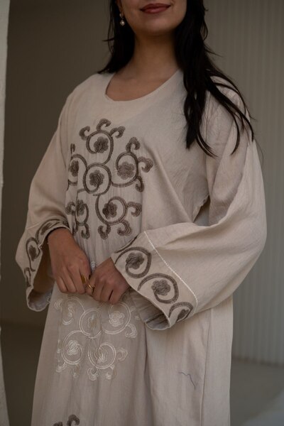 PRIDE Elegant linen jalabiya with delicate details and a comfortable fit SM-60