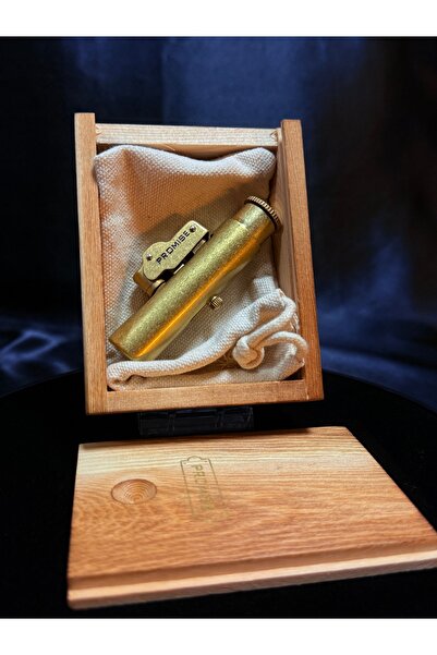 PROMISE Benzinli Çakmak – Mat Altın Metal, Şık & Güçlü Alev, Ahşap Kutulu Pre...