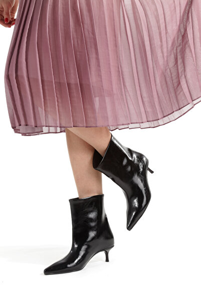 PİMORA Black Wrinkled Patent Leather Pull-On Boots Pointed Toe 5 cm Thin Heel...