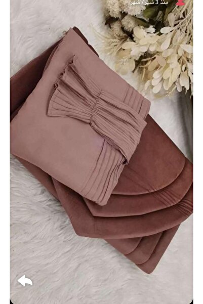 ASDM A luxurious prayer set including a prayer mat, prayer shawl, prayer bead...