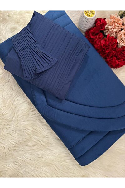 ASDM A luxurious prayer set including a prayer mat, prayer shawl, prayer bead...