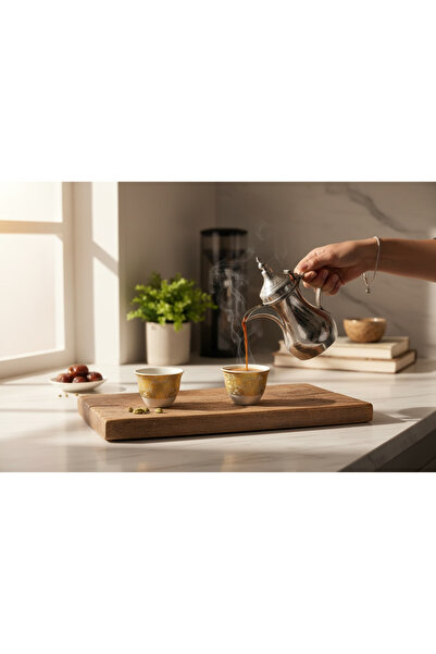 Generic Medium-sized porcelain coffee cup set with gold pattern