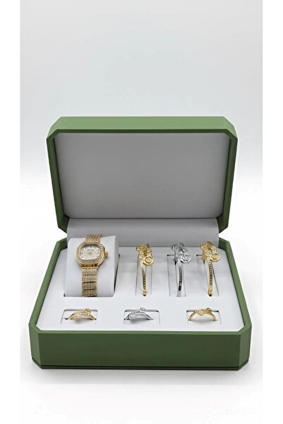 Boutique Luxury women's accessory set in gold