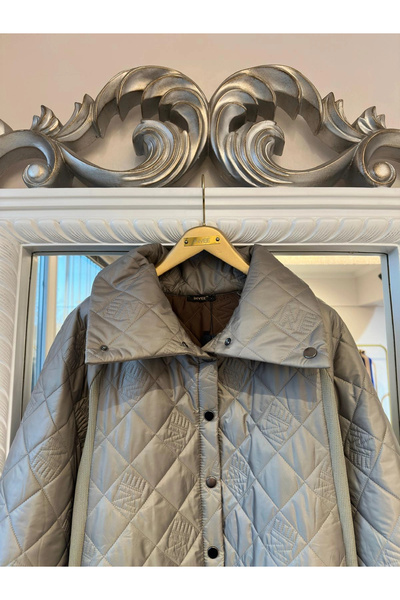 Invee Ne Logo Quilted Jacket - Brown