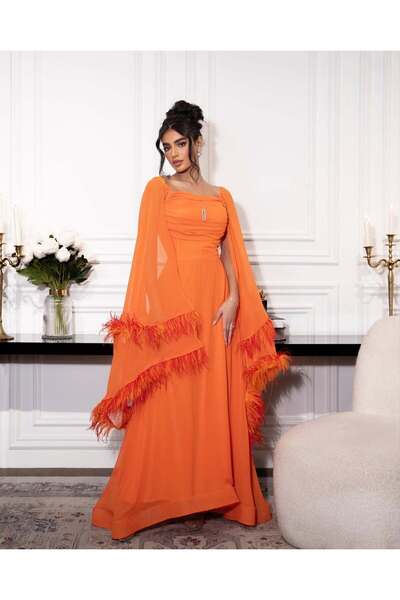 Princess costumes Elegant and luxurious chiffon evening dress with cape sleev...