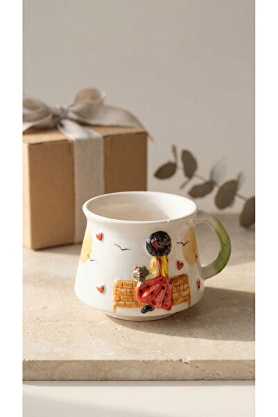 Zera Dizayn Zera Kabartmalı Romantik Kız Figürlü Seramik Kupa – Hediyelik Kah...