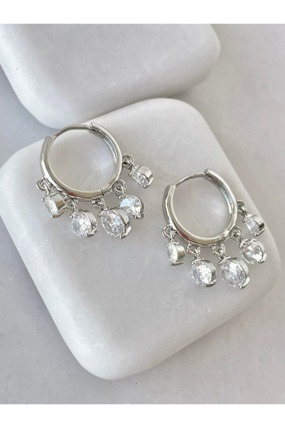 aksesuarista أقراط دائرية من الفولاذ مرصعة بستة أحجار كريستالية فضية اللون