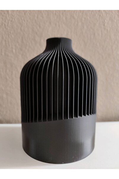 Della Modern Minimalist Decorative Vase Buoplastic Handcrafted