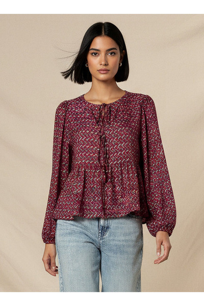 FAV بلوزة بقصة عادية وطبعة هندسية