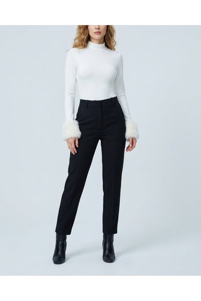 MİYALORA Kürklü Yarım Boğazlı Slim Fit Vücuda Oturan Çıtçıt Bluz - Beyaz