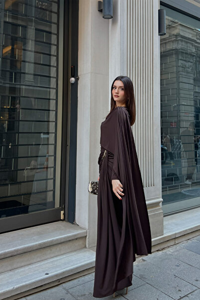 Klex فستان سهرة طويل بتفاصيل كاب للنساء منسدل – أكمام طويلة، أنيق ورسمي - بني...