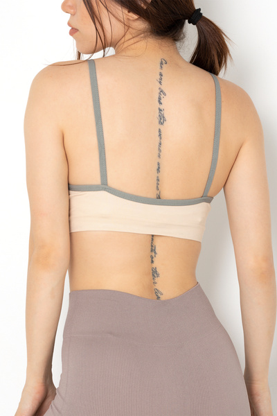 GIGOTTO بوستير أساسي بتفاصيل دانتيل بدون خياطة