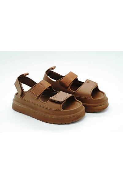 Luvesta صندل ذو نعل سميك وشريط فيلكرو مزدوج باللون الكراميل