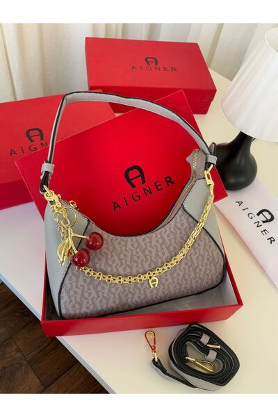 GGGG Bags with their accessories