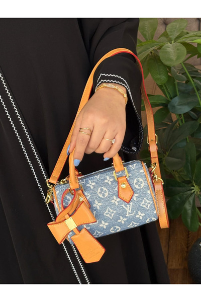 GGG Elegant, high-quality women's shoulder bag with all accessories