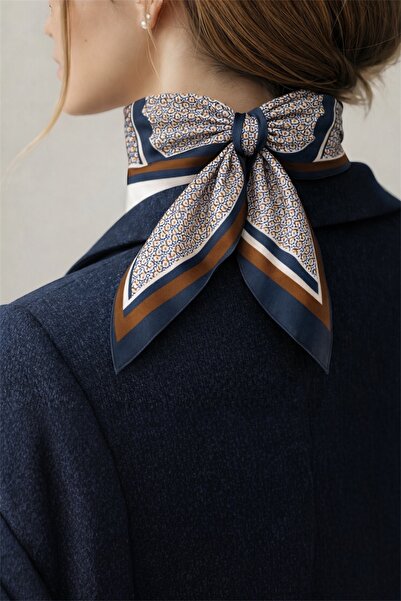 MOORİ Kadın Geometrik Desenli İpeksi Saten Fular 70x70 cm – Yumuşak Dokulu Şı...