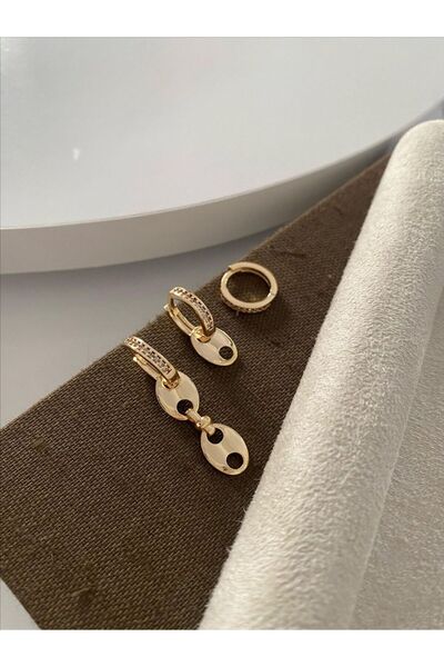 QA Quella Accessories أقراط ذهبية من سلسلة تريبل إم الخاصة للنساء